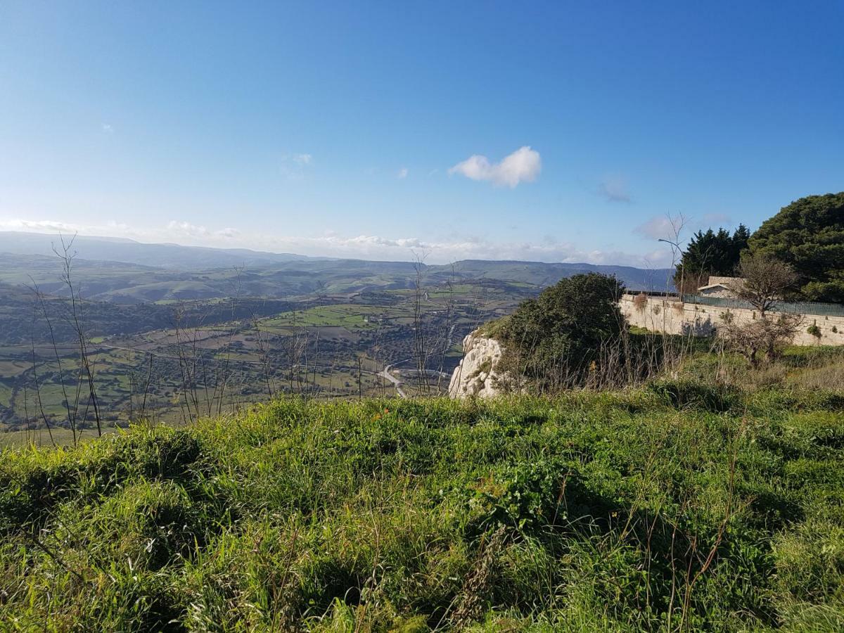 Villa La Mansarda Iblea à Palazzolo Acreide Extérieur photo